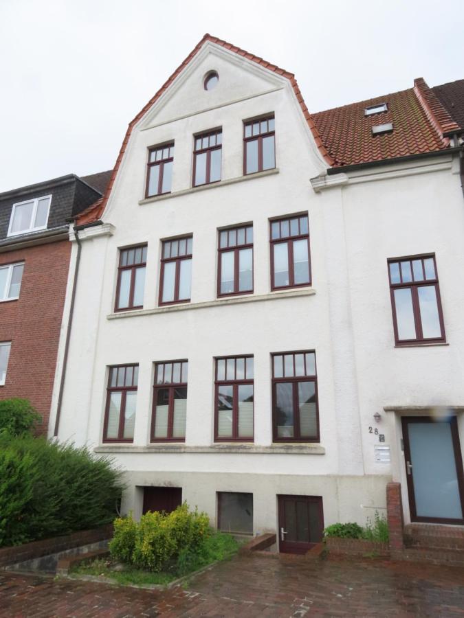 98Qm Wohnung Im Villenviertel - Voll Ausgestattet Mit Balkon Und Kamin - Wlan Gratis Wilhelmshaven Exterior foto