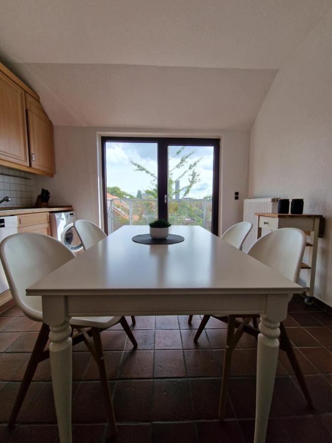 98Qm Wohnung Im Villenviertel - Voll Ausgestattet Mit Balkon Und Kamin - Wlan Gratis Wilhelmshaven Exterior foto