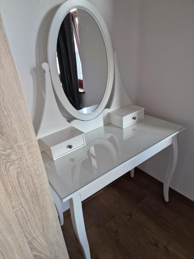 98Qm Wohnung Im Villenviertel - Voll Ausgestattet Mit Balkon Und Kamin - Wlan Gratis Wilhelmshaven Exterior foto