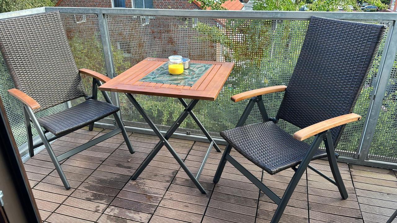 98Qm Wohnung Im Villenviertel - Voll Ausgestattet Mit Balkon Und Kamin - Wlan Gratis Wilhelmshaven Exterior foto