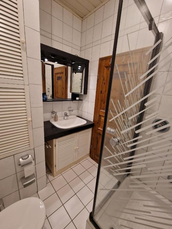 98Qm Wohnung Im Villenviertel - Voll Ausgestattet Mit Balkon Und Kamin - Wlan Gratis Wilhelmshaven Exterior foto