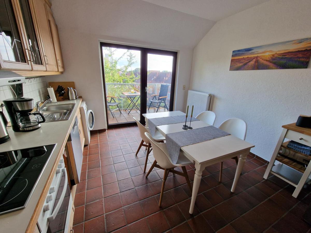 98Qm Wohnung Im Villenviertel - Voll Ausgestattet Mit Balkon Und Kamin - Wlan Gratis Wilhelmshaven Exterior foto