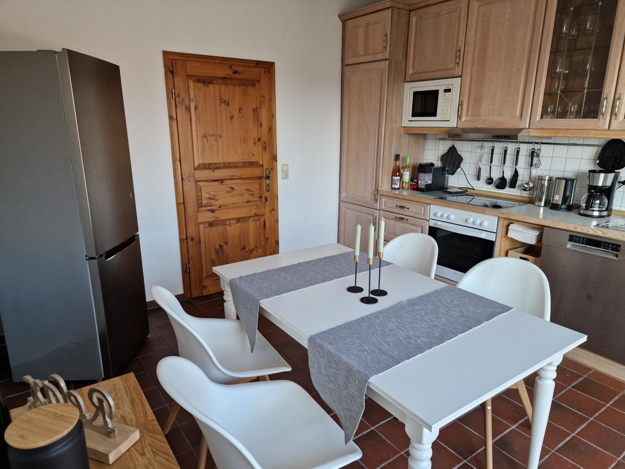 98Qm Wohnung Im Villenviertel - Voll Ausgestattet Mit Balkon Und Kamin - Wlan Gratis Wilhelmshaven Exterior foto