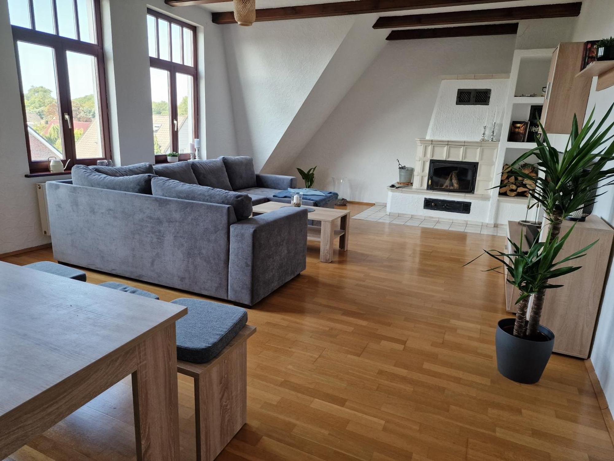 98Qm Wohnung Im Villenviertel - Voll Ausgestattet Mit Balkon Und Kamin - Wlan Gratis Wilhelmshaven Exterior foto